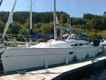 Pepe, a very fresh and well equipped Jeanneau 32